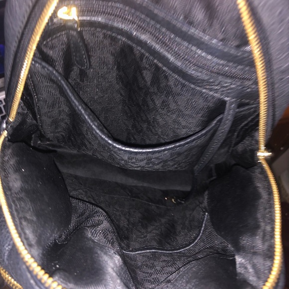 Michael Kors purse - Picture 2 of 7